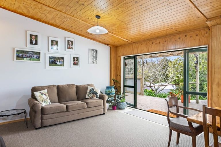 Photo of property in 979 Kaipara Flats Road, Kaipara Flats, Warkworth, 0984