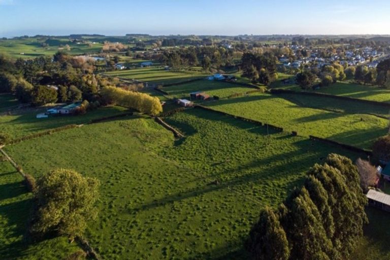 Photo of property in 10 Conway Road, Eltham, 4322