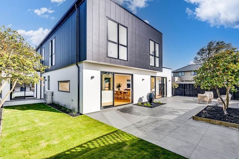 Photo of property in 12c Memorial Avenue, Ilam, Christchurch, 8053