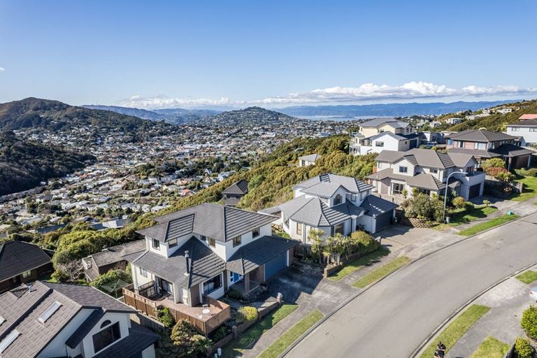 Photo of property in 21 Landsdowne Terrace, Karori, Wellington, 6012