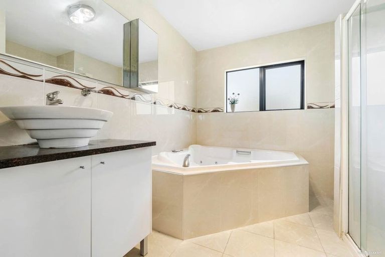 Photo of property in 10 Kingsgate Place, Dannemora, Auckland, 2016