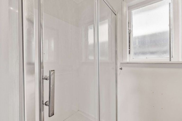 Photo of property in 8 Rollerson Street, Papakura, 2110