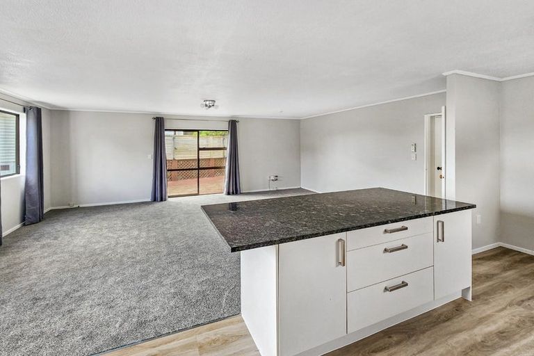 Photo of property in 154 Sievers Grove, Cannons Creek, Porirua, 5024
