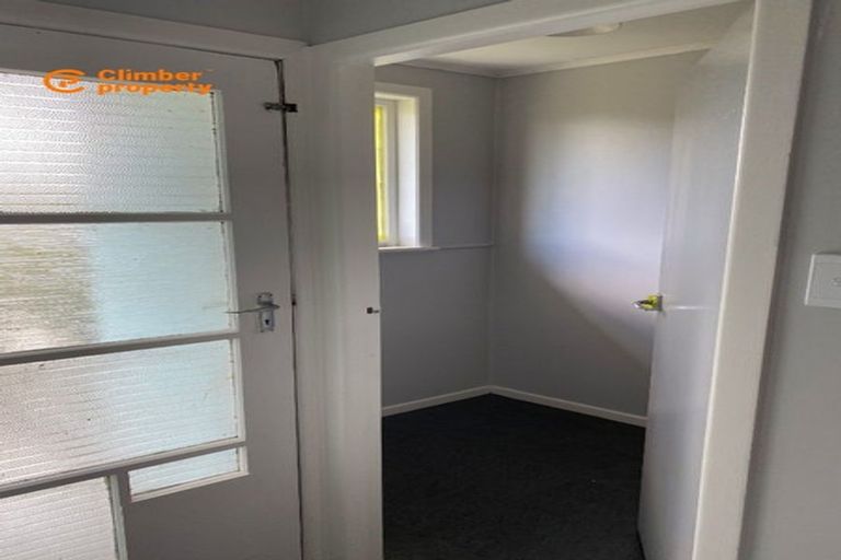 Photo of property in 5 Kelwyn Road, Kelston, Auckland, 0602