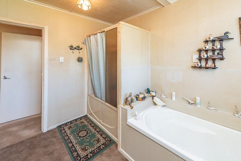 Photo of property in 23 Gloag Street, Waverley, 4510