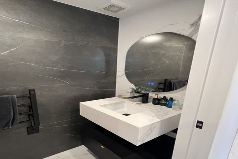 Photo of property in 3 Wyon Way, Flat Bush, Auckland, 2016