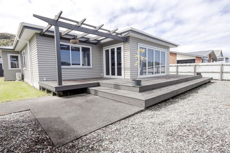 Photo of property in 187 Main South Road, Karoro, Greymouth, 7805
