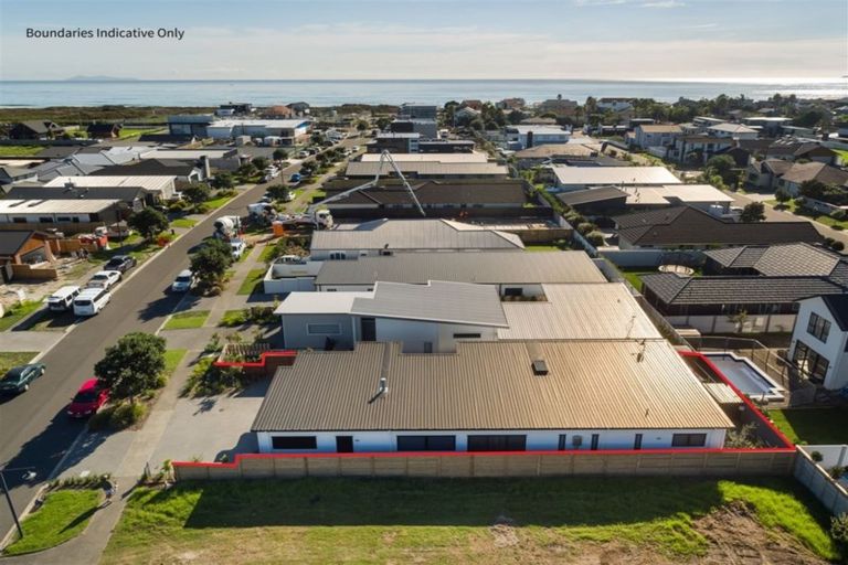 Photo of property in 33 Coast Boulevard, Papamoa Beach, Papamoa, 3118