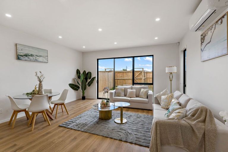 Photo of property in 12 Kapeta Lane, Karaka, 2113