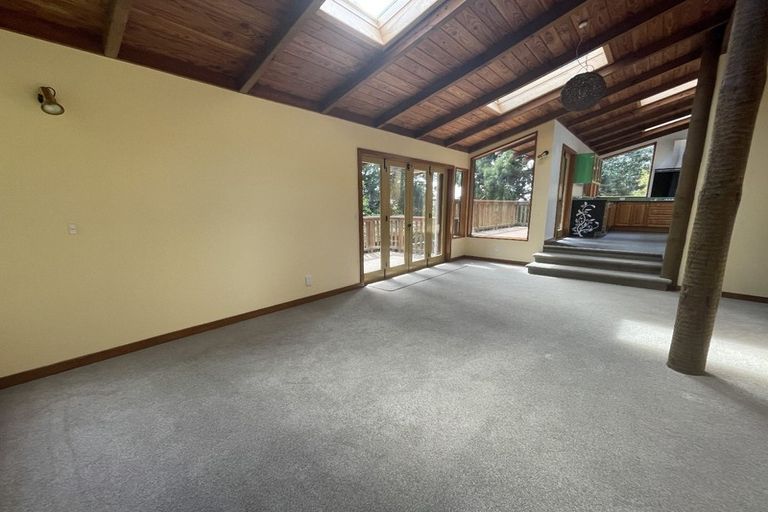 Photo of property in 191 Scenic Drive, Titirangi, Auckland, 0604