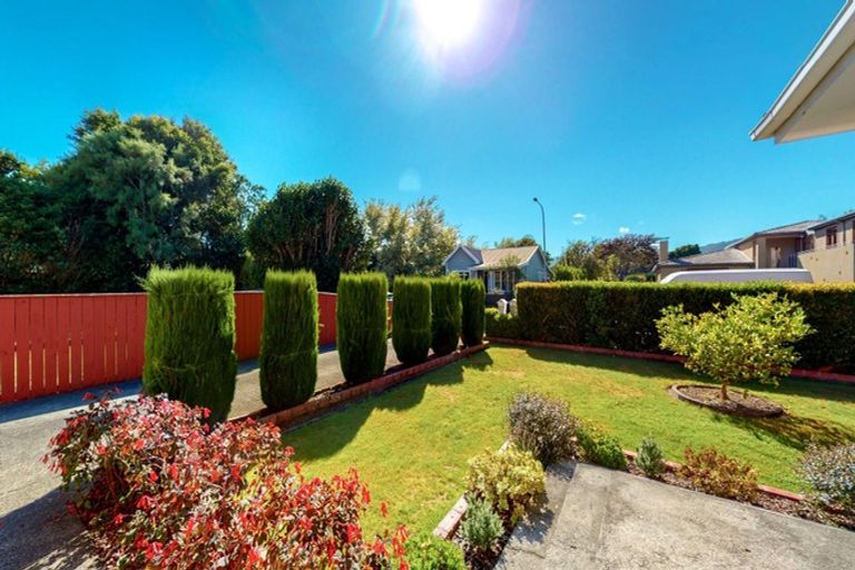 Photo of property in 21 Military Road, Boulcott, Lower Hutt, 5010
