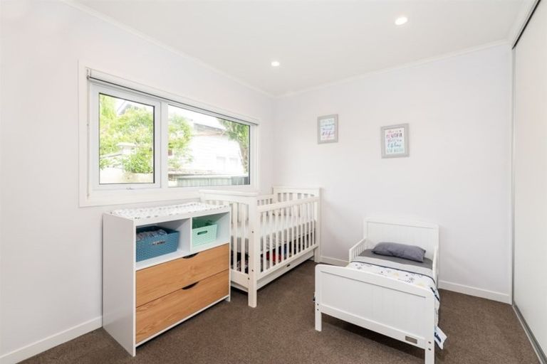 Photo of property in 2/137 Shakespeare Road, Milford, Auckland, 0620