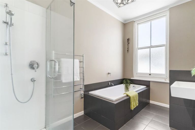 Photo of property in 30 Rutland Road, Stanley Point, Auckland, 0624