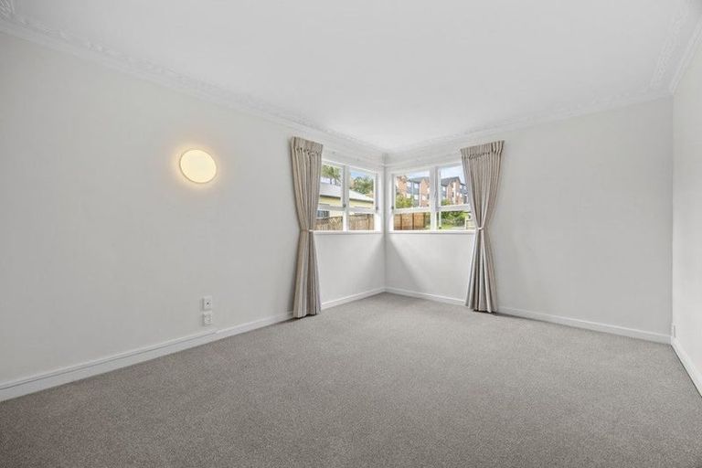 Photo of property in 7 Lewis Road, Pakuranga, Auckland, 2010