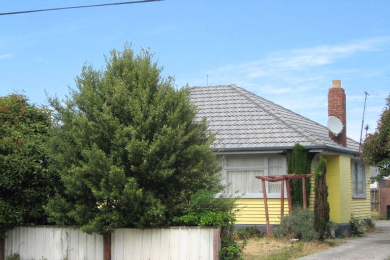 Photo of property in 2/64a Ottawa Road, Wainoni, Christchurch, 8061