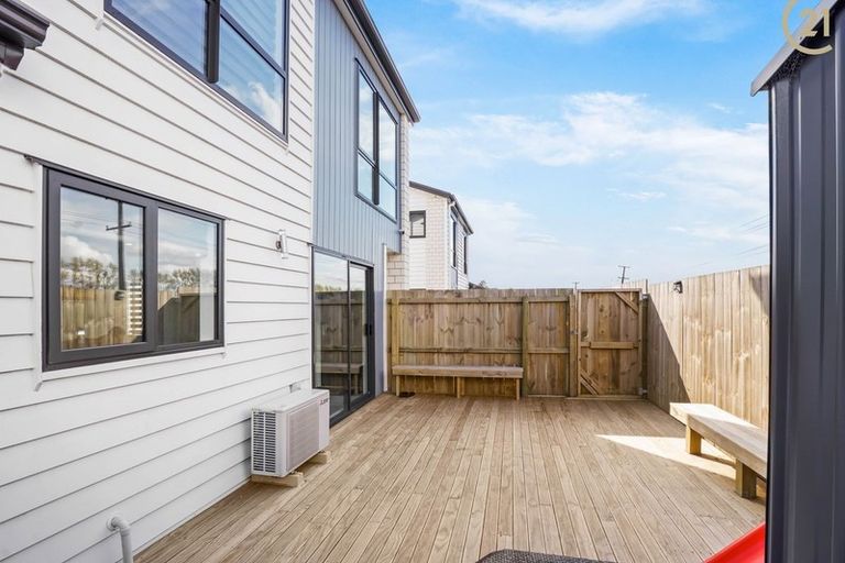 Photo of property in 22a Survila Street, Takanini, 2110