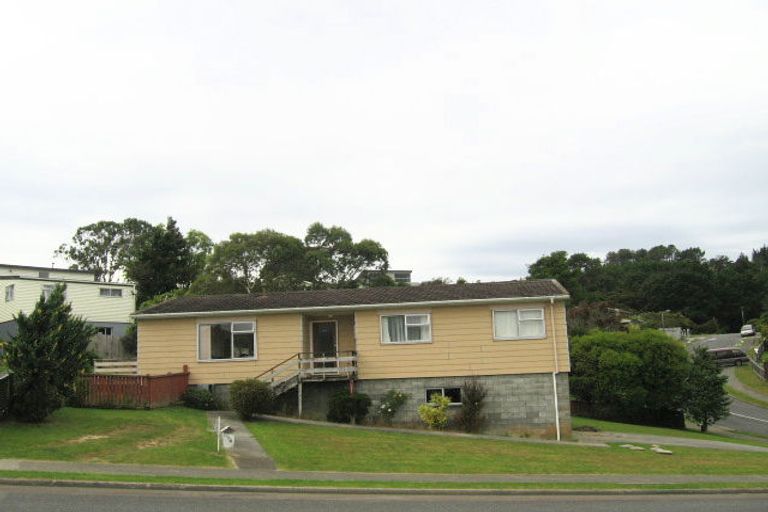 Photo of property in 118 Norana Road, Timberlea, Upper Hutt, 5018