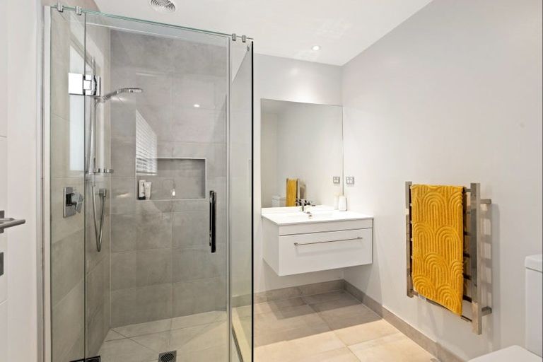 Photo of property in 36 Boocock Crescent, Orewa, 0931