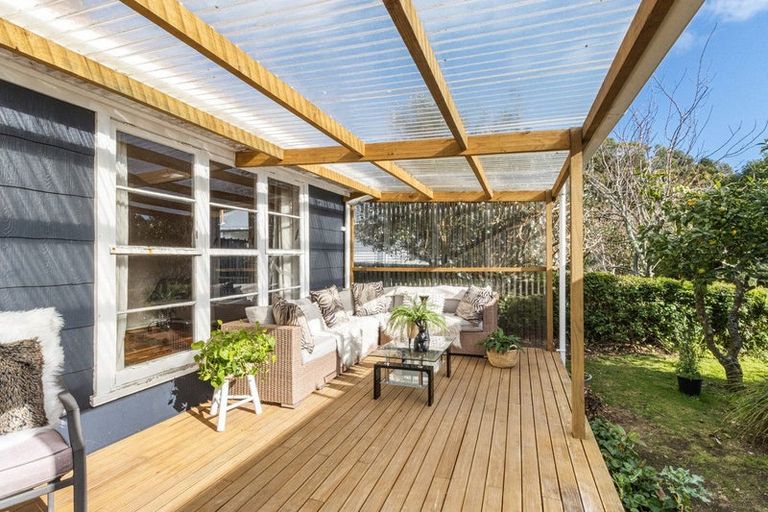 Photo of property in 90 Huatoki Street, Vogeltown, New Plymouth, 4310