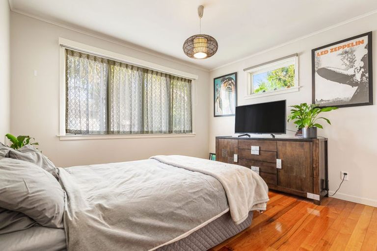 Photo of property in 49a Matipo Road, Te Atatu Peninsula, Auckland, 0610