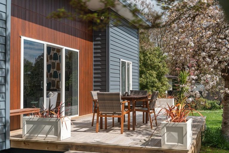 Photo of property in 8 Mahupuku Street, Greytown, 5712