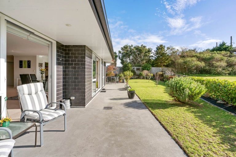 Photo of property in 20 Stace Hopper Drive, One Tree Point, 0118