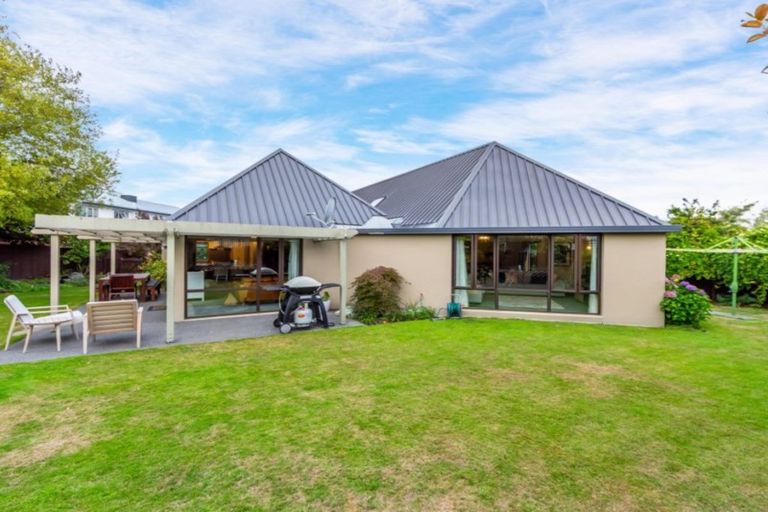 Photo of property in 33 O'connor Place, Burnside, Christchurch, 8053