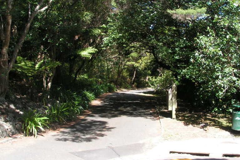 Photo of property in 26 Valley Road, Northcote, Auckland, 0626