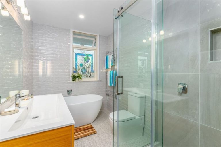 Photo of property in 102 Matua Road, Huapai, Kumeu, 0810