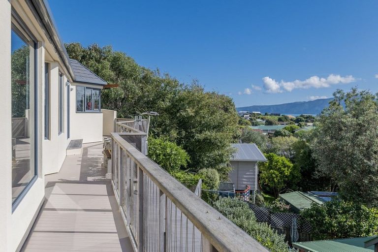 Photo of property in 7 Sunset Terrace, Waikanae Beach, Waikanae, 5036