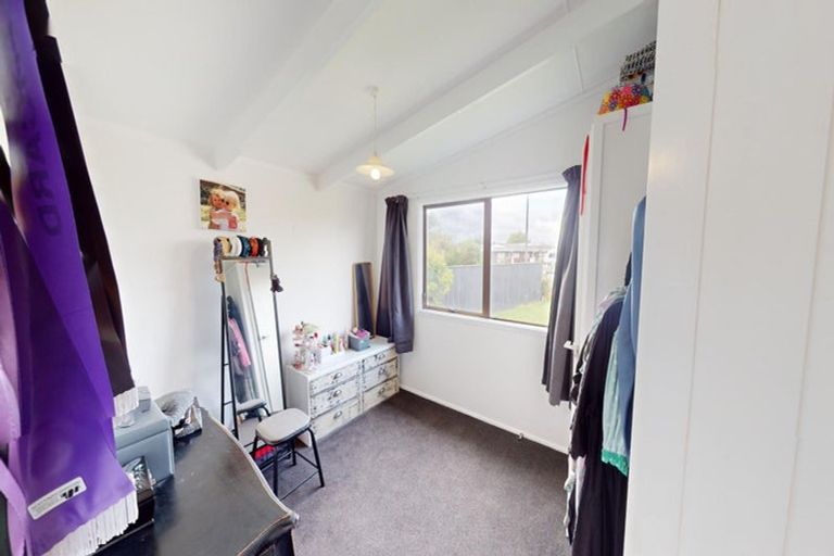 Photo of property in 23 Colonial Place, Kelvin Grove, Palmerston North, 4414