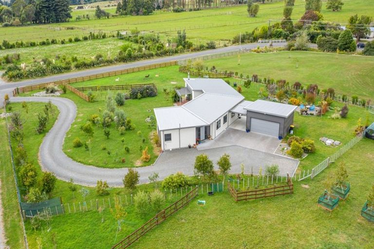 Photo of property in 134 Gladstone Road, Levin, 5571