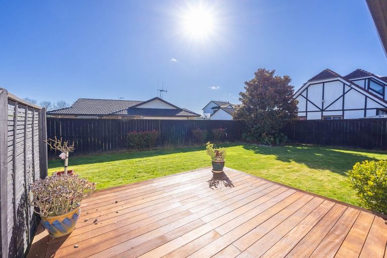 Photo of property in 31 Nielsen Gardens, Rototuna, Hamilton, 3210