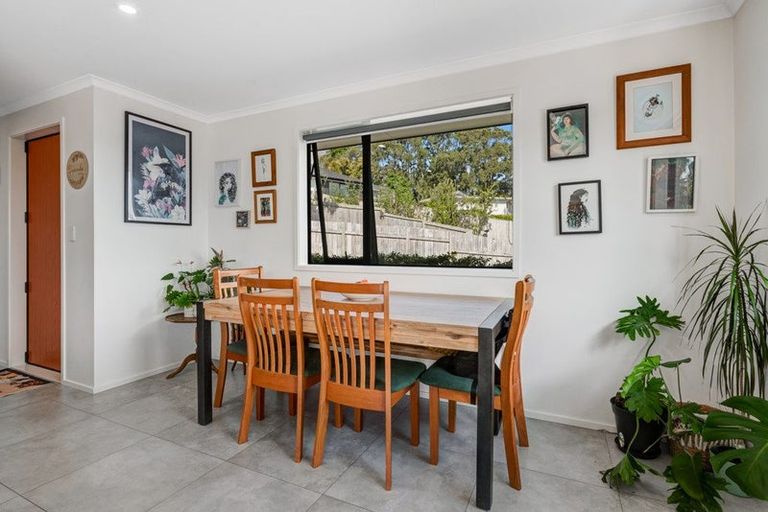 Photo of property in 9 St Julia Court, Helensville, 0800