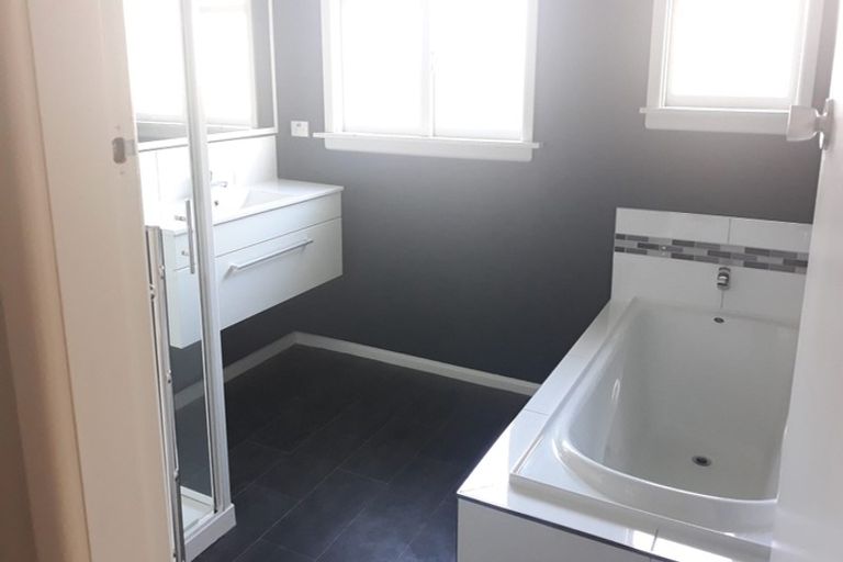 Photo of property in 33 Raxworthy Street, Ilam, Christchurch, 8041