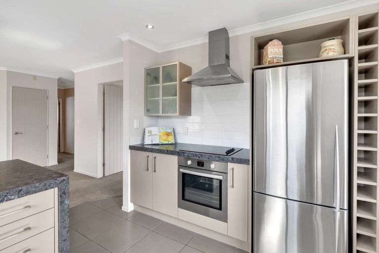 Photo of property in 4 Barry Curtis Place, Levin, 5510