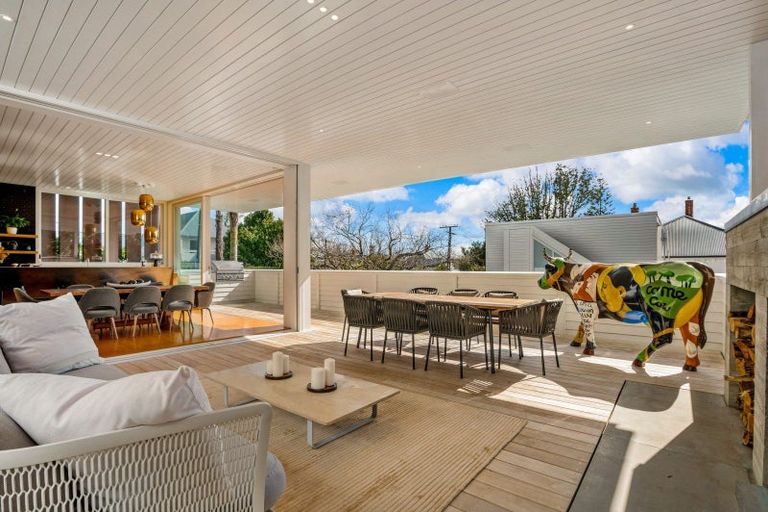 Photo of property in 215 Jervois Road, Herne Bay, Auckland, 1011