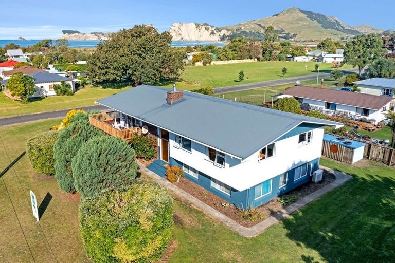 Photo of property in 12 Banks Street, Tolaga Bay, 4077