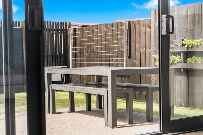 Photo of property in 4/7 Scott Road, Hobsonville, Auckland, 0616