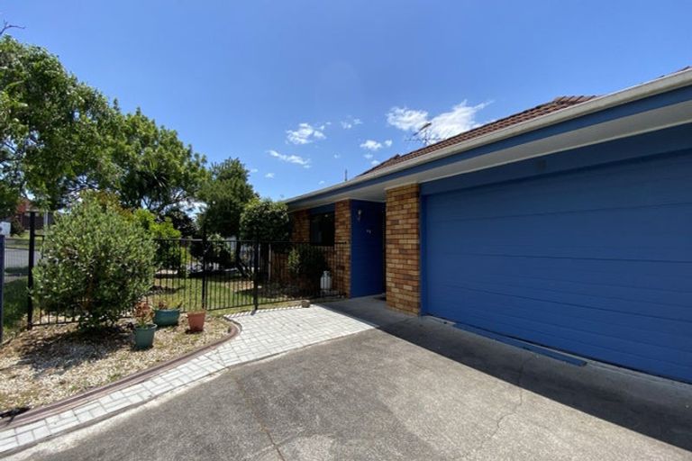Photo of property in 33 Dianne Louise Drive, Half Moon Bay, Auckland, 2012