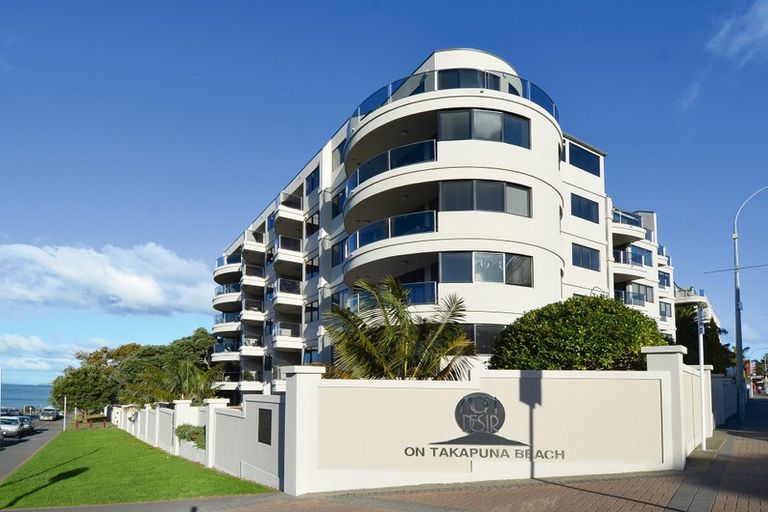 Photo of property in 1c/175 Hurstmere Road, Takapuna, Auckland, 0622
