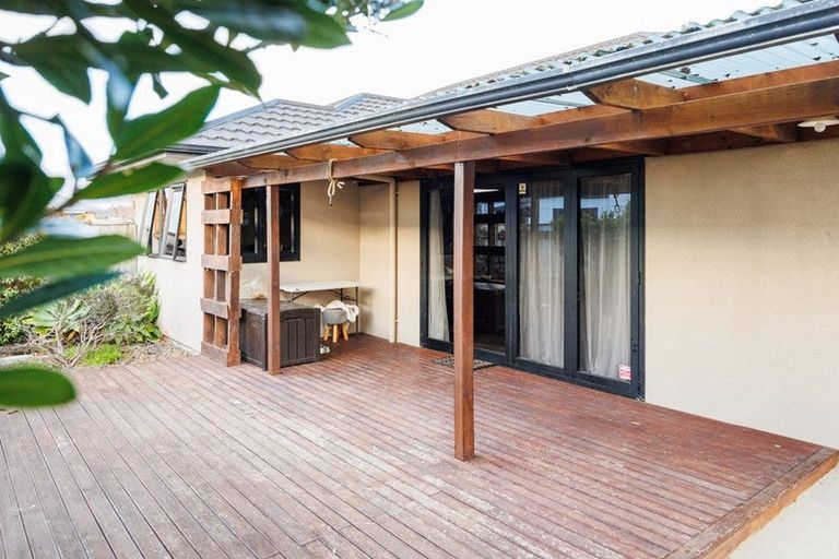 Photo of property in 75 Meridian Grove, Kelvin Grove, Palmerston North, 4414