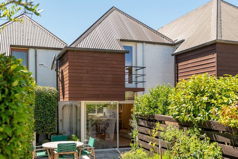 Photo of property in 102 Winchester Street, Merivale, Christchurch, 8014