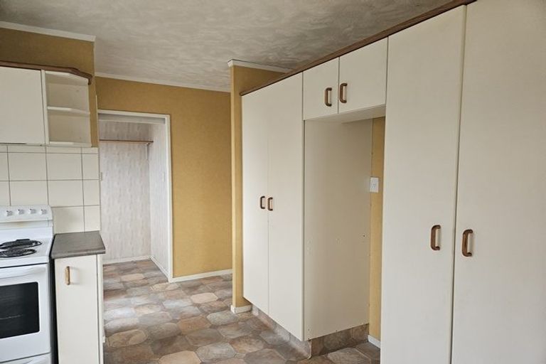 Photo of property in 14 Gladys Place, Kelvin Grove, Palmerston North, 4414