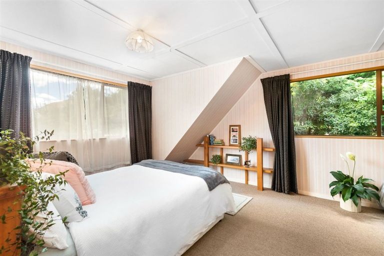 Photo of property in 6 Sequoia Place, Kelvin Heights, Queenstown, 9300