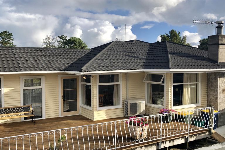 Photo of property in 12 Crystal Avenue, Glendene, Auckland, 0602