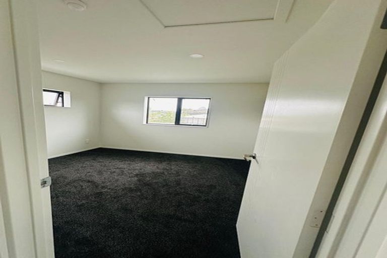 Photo of property in 3 Greenberry Drive, Ranui, Auckland, 0612