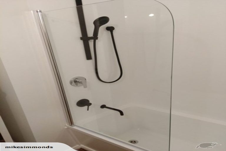 Photo of property in 131 Normandale Road, Normandale, Lower Hutt, 5010