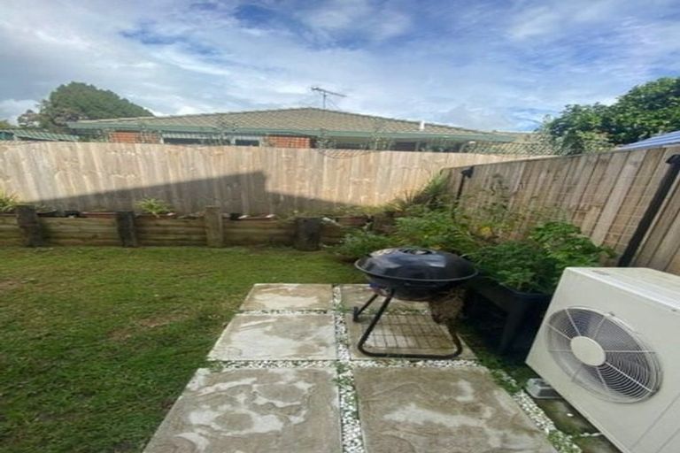 Photo of property in 15 Rangimarie Close, Opaheke, Papakura, 2113