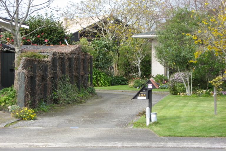Photo of property in 19a John Guthrie Place, Merrilands, New Plymouth, 4312